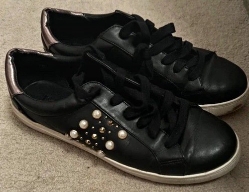 Very womens low top - by,