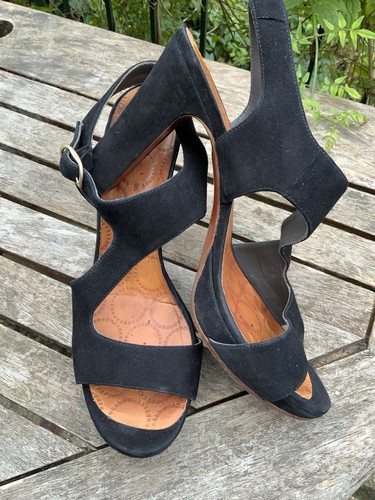 Chie mihara toast - toast, designer