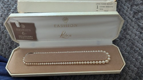 Vintage boxed lotus simulated - vintage,