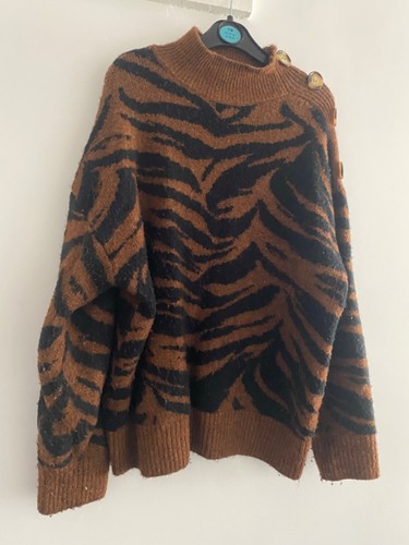 Warehouse tiger zebra knit - zebra,