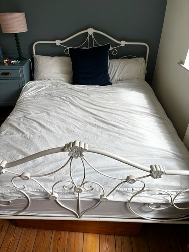 Laura ashley king size white - laura,