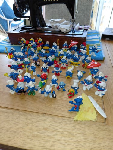 Assorted smurfs figures job - smurfs,