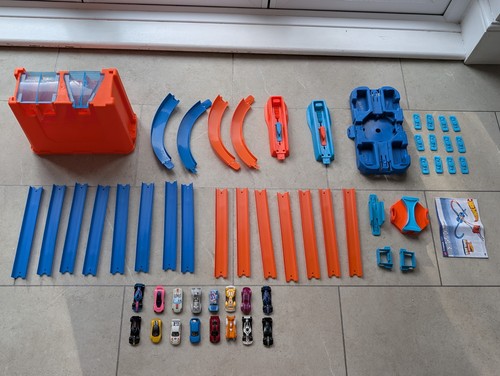 Hot wheels deluxe - wheels, track