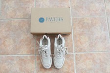 Ladies PAVERS Metallic Trim