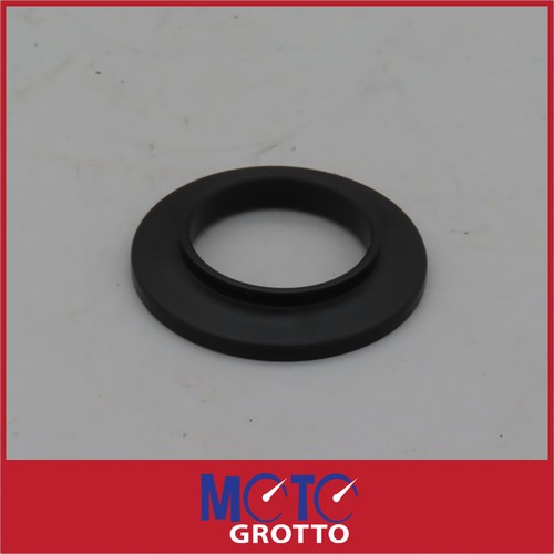 Front wheel hub bearing dust - hub,