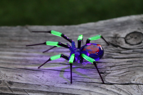 Uranium glass spider - uranium,
