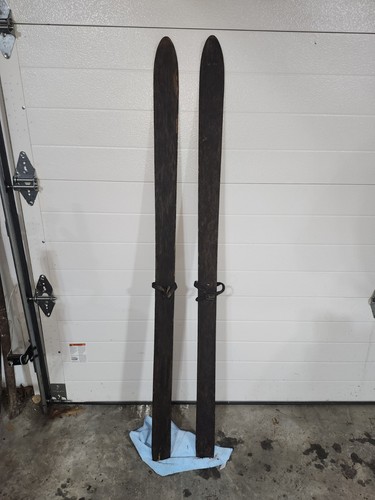 Vintage wooden skis - wooden,