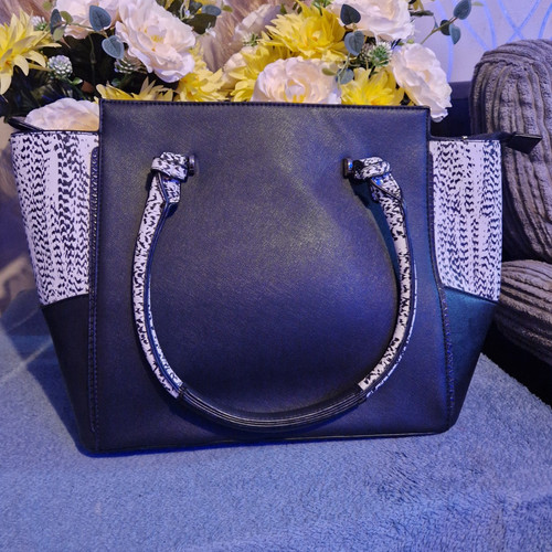 New look black - white, snake