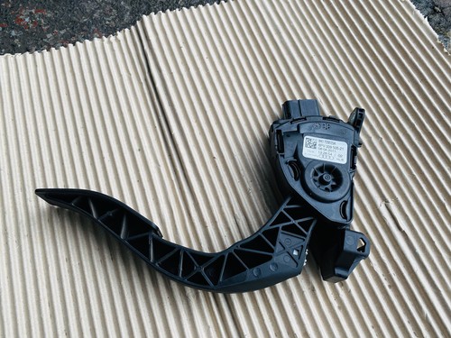 Audi accelerator - s4,