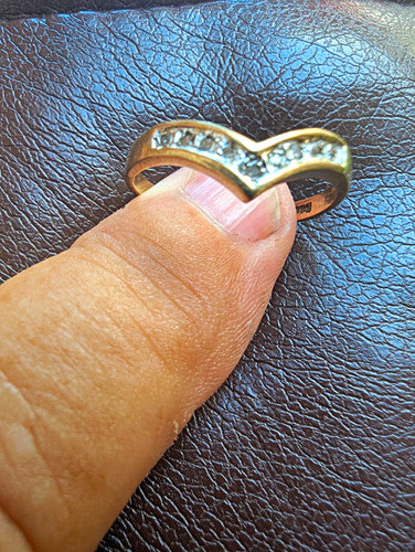 9ct yellow gold - yellow, wishbone