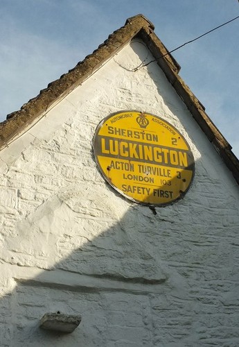 Photo 6x4 sign luckington - 6x4,