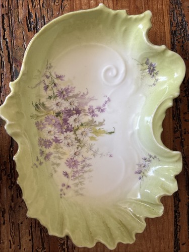Ornate victorian scallop edge - victorian,