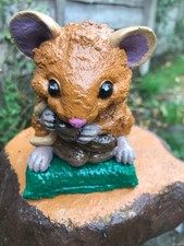 Garden Mouse eating his nuts Ornament great pressie for a gardener