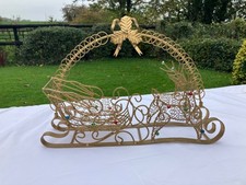 VINTAGE HEAVY METAL  GOLD CHRISTMAS REINDEER & SLEIGH TABLE DISPLAY CARD HOLDER