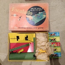 Vintage Chad Valley Escalado