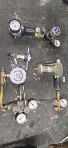Gas cylinder regulator water - gas,