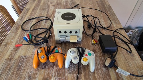 Nintendo gamecube pearl - nintendo,