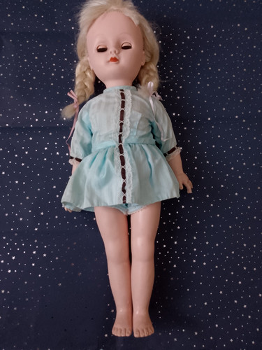 Vintage doll maybe rosebud - maybe, in