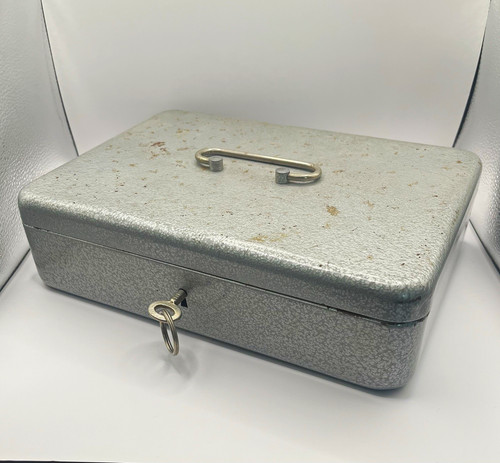 Vintage metal cash - cash, key