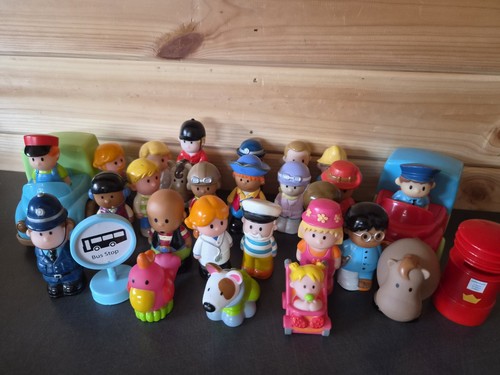 Elc happyland x29 figures - happyland,