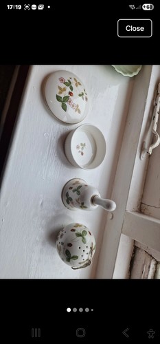 Wedgwood wild strawberry bone - wedgwood,
