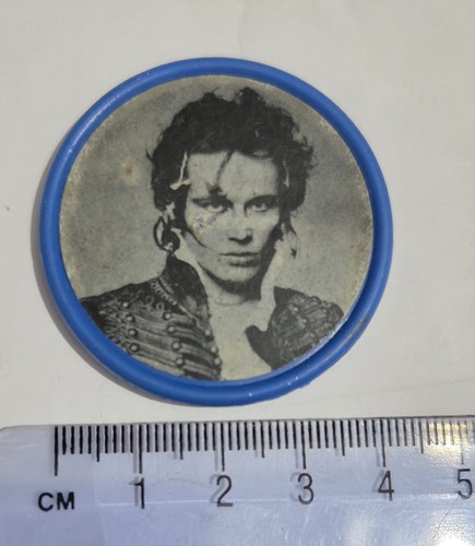 Adam the ants - &,