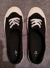 Ladies lace slip shoes - up,