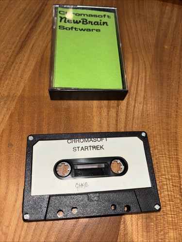 Grundy newbrain computer - -,