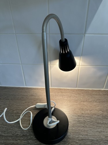 Ikea kvart desk - ikea, lamp