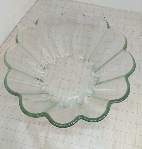 20cm pyrex scalloped bowl - scalloped,