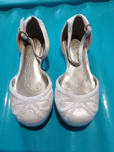 Young girls ivory shoes size - girls,