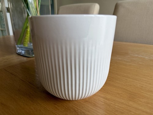 White ribbed fluted - ribbed, /