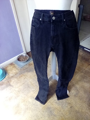 Mens size waist - 32', 34'