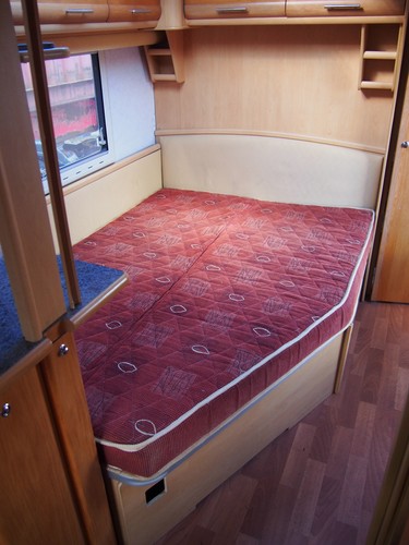 Caravan double bed elddis - bed,