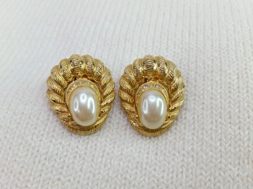 Vintage 1980 faux pearl - vintage, 1980's
