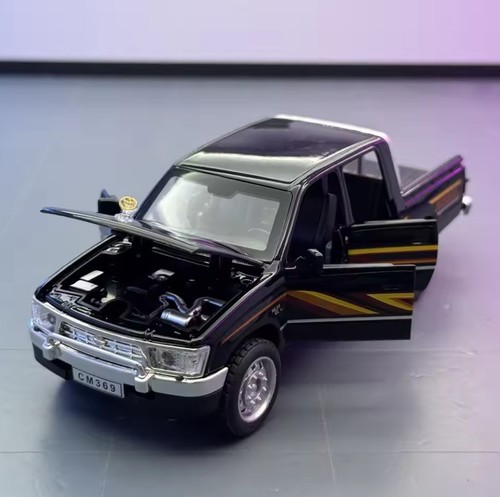 Toyota hilux diecast - 1:32,