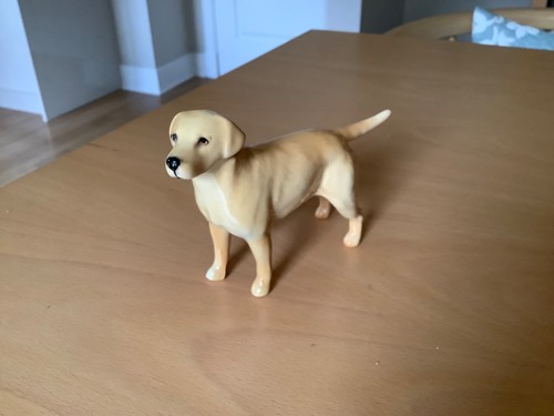 Beswick labrador figurine - beswick,