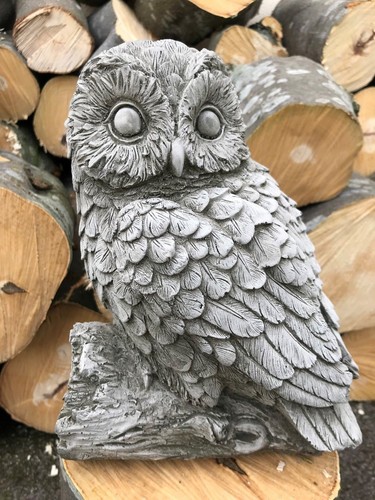 Mother and baby owl stone