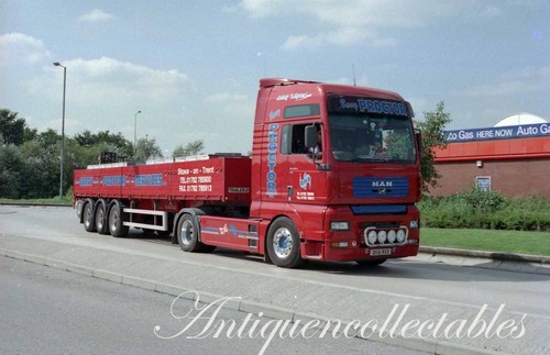 35mm colour negative truck - 35mm,