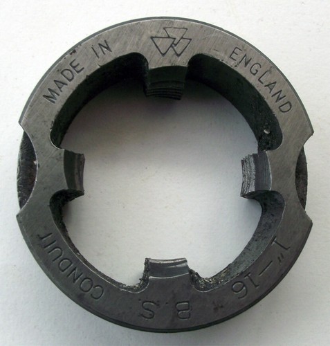 Triangle 16 conduit - 1", x