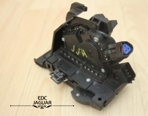 Door lock latch - /,