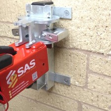 Trailer Security Post, Wall