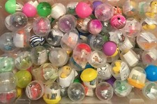 250 28x32mm mixed toys - x,