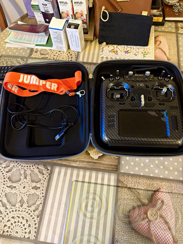 Jumper t18 4ghz console rc - 2.4ghz,