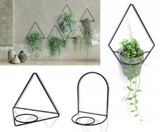 Wall mounted bracket plant pot