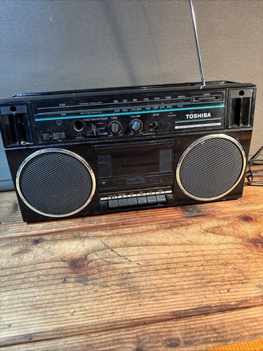 Vintage toshiba radio - toshiba,