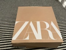 Knee high Zara boot in black