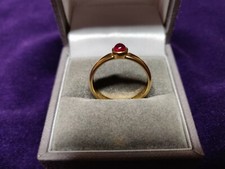 18ct gold ruby cabouchon - 18ct,