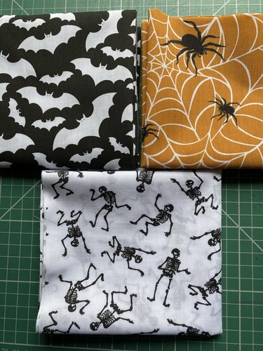 Fat quarters halloween - quarters,