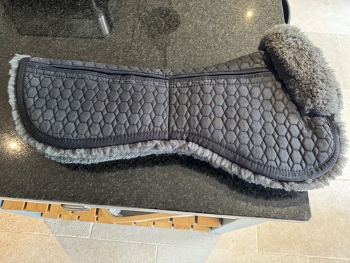 Mattes sheepskin half pad - ,